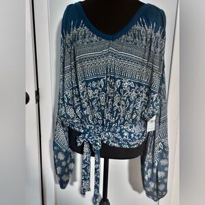 Very cool Free People Blue Boho Open Back Tie Blouse NWT Size M
